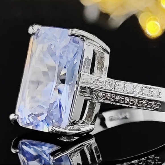 Sterling Silver Diamond Ring - Picture 3 of 5